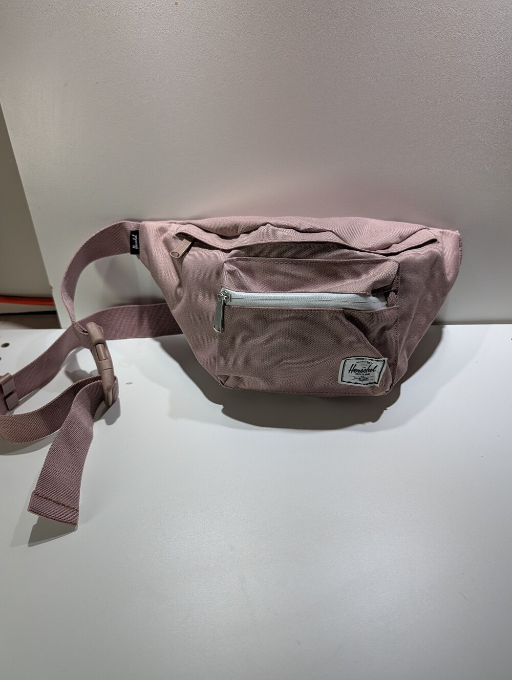 Heshel pink belt bag